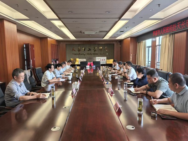 js-01-meeting.jpg